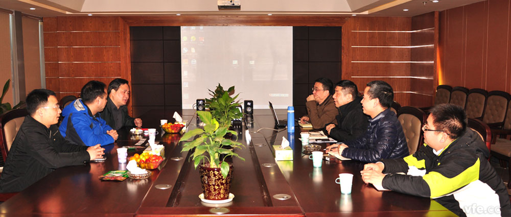 全國(guó)電磁計(jì)量技術(shù)委員會(huì)邵海明秘書長(zhǎng)在湖南省計(jì)量檢測(cè)研究院李慶先副院長(zhǎng)的陪同下，蒞臨銀河電氣指導(dǎo)工作