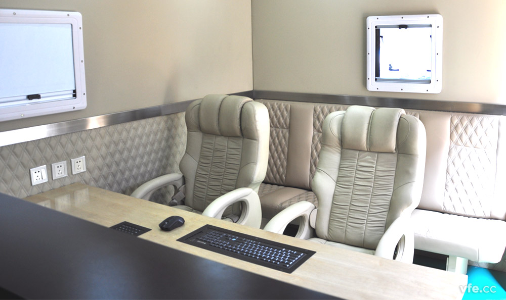 移動(dòng)式高壓電機(jī)能效計(jì)量檢測平臺(tái)內(nèi)部實(shí)景 移動(dòng)式高壓電機(jī)能效計(jì)量檢測平臺(tái)內(nèi)部實(shí)景