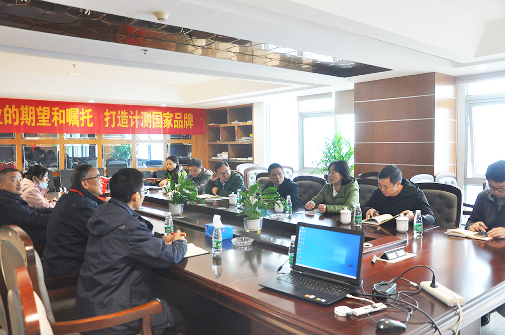 長沙經(jīng)開區(qū)賴坤明主任一行蒞臨銀河電氣調(diào)研指導 長沙經(jīng)開區(qū)賴坤明主任一行蒞臨銀河電氣調(diào)研指導