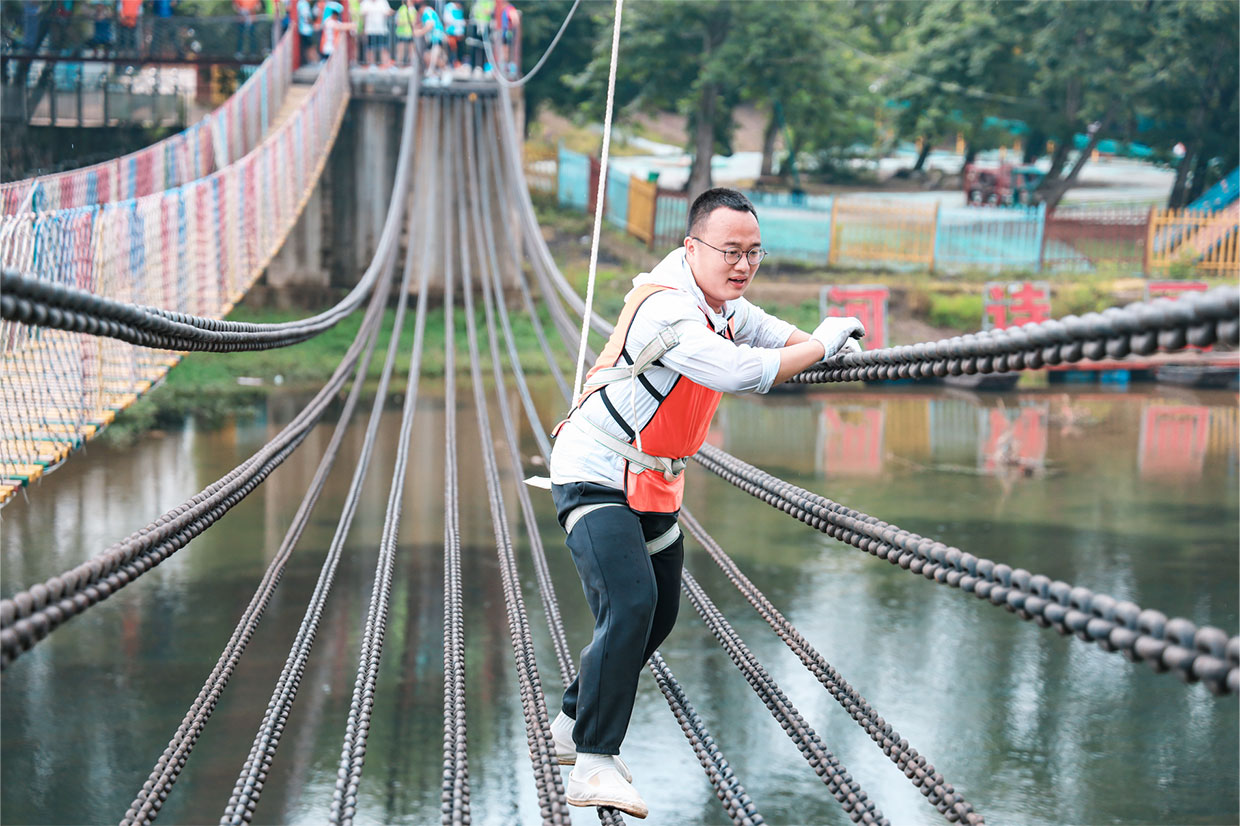 團(tuán)隊(duì)的力量 沖鋒沖鋒，沖向巔峰——沖鋒隊(duì)口號(hào)